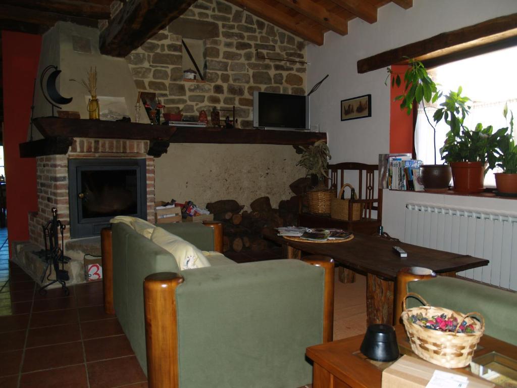Hotel Rural Piedra Abierta San Martin de Perapertu Екстер'єр фото